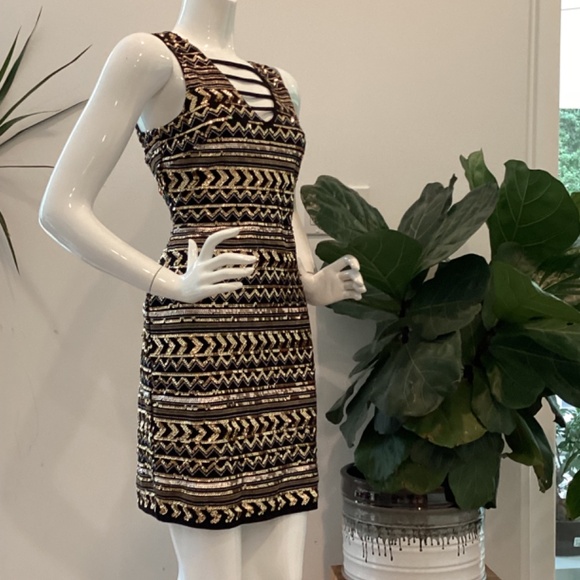 NWT GIANNI BINI GB BLACK AND GOLD SEQUENCE EMBELLISHED COCKTAIL DRESS SZ M - Picture 3 of 16